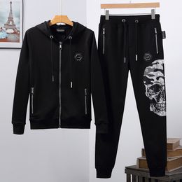 Chándales para hombres PLEIN BEAR Mens HOODIE CHAQUETA PANTALONES CRYSTAL SKULL Chándal Hombres Sudaderas con capucha Chándales casuales Jogger Chaquetas Pantalones Conjuntos Traje deportivo 74165