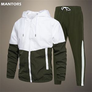 Parcours masculins Spring Summer MenSuis Tracks Casual Casual Male Joggers Hooded Sportswear Jackets Papants 2 pièces Sets Hip Hop Running Sports Suit 5xl 220826
