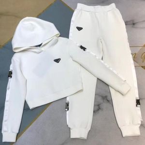 Survêtements pour hommes SS Femmes Noir Blanc Couleur Tricoté Costume de sport Deux pièces Pantalon Presbyopia Lettre Cardigan Jachère Veste Corde Élastique Asiatique SXL