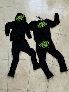 Chándales para hombres Streetwear Synaworld Y2K Traje Hombres Sudadera con capucha Pantalones de chándal Conjunto de 2 piezas Hip Hop Letra Impresión Jersey Sudadera Pantalones casuales Ropa deportiva 231031