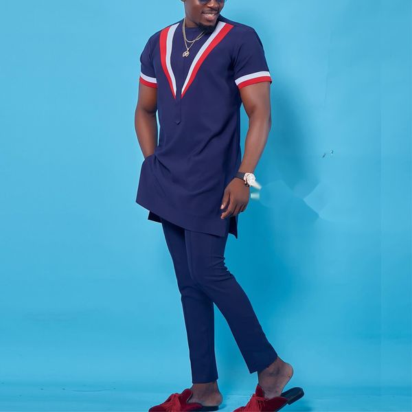 Survêtements pour hommes Été Costume à manches courtes pour hommes africains Chemise à coutures de couleur unie et pantalon décontracté 2 pièces Ensemble de fête Mariage Ensemble pour hommes 230612