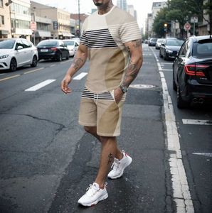 Suits-survêtement masculins Summer Mens Sports Shirt Two-onal Round Coun Shorts à manches courtes Ensemble avec une tendance d'épissage 3D Set de vacances décontractée Y240508
