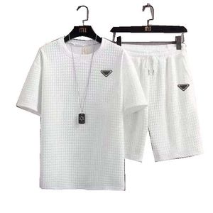 Suits-survêtements pour hommes sets d'été coréens mode 2 pièces Vêtements décontractés joggers plaid t-shirtshorts tenue