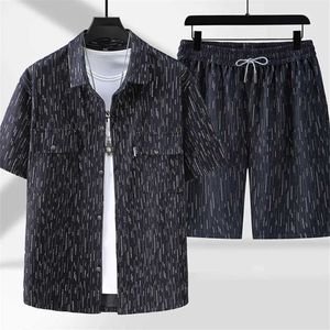 Chándales para hombres Camisa corta de verano Conjunto de rayas verticales para hombre Tallas grandes 11XL Conjunto para hombre Moda Casual para hombre Conjunto grande J240305