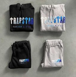 Survêtements pour hommes Traccetti Da Uomo Designer Maschile Trapstar Activewear Sweat à capuche Chenille Set Ice Flavors Edizione Moto Ricamato Currente Classic Design Ess