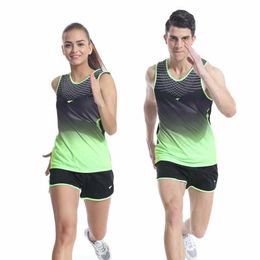 Survêtements pour hommes Vêtements de sport d'athlétisme Combinaison de course Shorts et gilet Ensembles de course Marathon Vêtements couple costume d'entraînement de fitness homme J230601