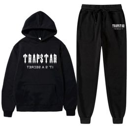 Männer Trainingsanzüge Trainingsanzug TRAPSTAR Marke Gedruckt Sportswear Männer 28 Farben Warme Zwei Stücke Set Lose Hoodie Sweatshirt Hosen Jogging 221128