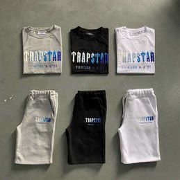 Conjunto de camiseta Trapstar para hombre, chándal bordado con letras, pantalones cortos de felpa de manga corta, corriente de movimiento 9922ess