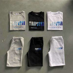 Hommes Trapstar T-shirt Ensemble Lettre Brodée Survêtement À Manches Courtes En Peluche Shorts Mouvement Courant De Haute Qualité En Gros Top Football Shorts 3312ess