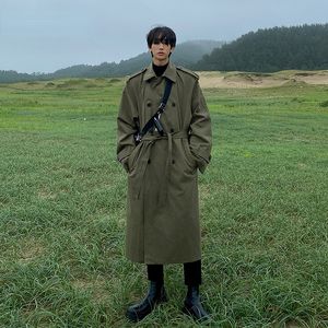 Trenchcoats voor heren 2023 herfst windjack in Koreaanse stijl met riem over de knie, losse pasvorm en kraag voor casual 230426