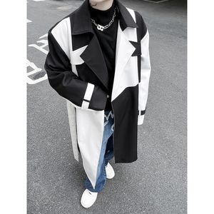 Heren Trench Coats Net Celebrity Streetwear Fashion Black White Splice Loose Casual Long Jacket Wind Breakher Coat Male podium Kleding 230413