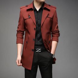 Trenchs pour hommes Nieuwe Lente Mannen Geul Mode Engeland Stijl Lange Trenchs Hommes Casual Bovenkleding Jassen Windjack Merk Heren Kleding 230620