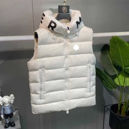 Gilet pour hommes 2023 automne et hiver nouveau couple explosif vers le bas gilet tendance de la mode col debout vente chaude poitrine brodée manteau chaud veste