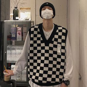 MENS Vesten Zwart Wit dambord Plaid Print Vest Sweater Autumn Winter V Neck Men Preppy Style Harajuku Fashion Casual Oversize Breiting 230313