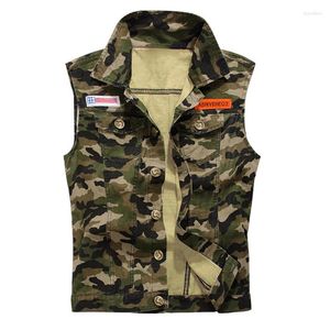 Mannen Vesten Militaire Stijl Mannen Camouflage Denim Vest 2023 Lente Zomer Turn Down Kraag Borduren Badges Mouwloos Spijkerjasje casual