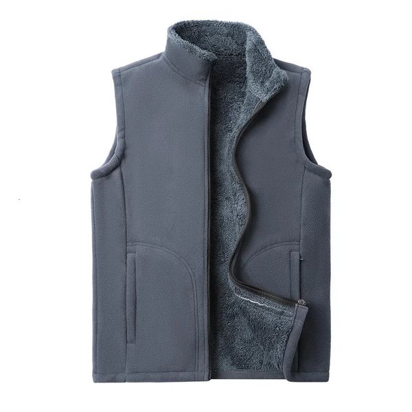 Gilets pour hommes Plus Taille Cachemire Hommes Gilet sans manches Vestes Mode Laine Mâle CottonPadded Manteaux Chauds Gilets Vêtements 8XL 231130