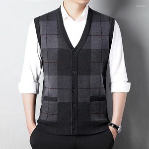 Vêtes pour hommes Spring coréen Fashion Tricot tricot Cardigan Sans manchettes Men Poun Poun Poute en V V Valonnier à gilet chaud décontracté.