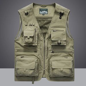 Gilets pour hommes Hommes d'été déchargement gilet tactique manteau décontracté hommes pographe gilet maille travail sans manches veste outils poche gilet 5XL 231212