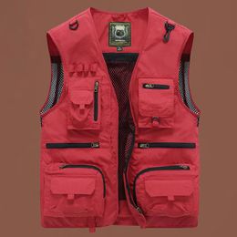 Gilets pour hommes Déchargement d'été Hommes US Tactique Randonnée Pêche Gilet Pographer Gilet Maille Cargo Veste Sans Manches Outils Poche 5XL 230804