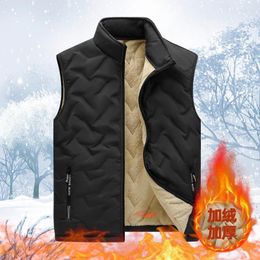 Gilets pour hommes épaissi coton chaud sans manches hommes vêtements couleur unie surdimensionné 5XL col montant cadeau confortable pour père mari