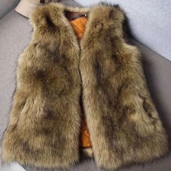 Chalecos para hombres Chaleco de piel falsa de invierno para hombres Moda cálida Casual suelto Chaleco corto Chaleco Abrigo Imitación Fox Pelo Chaquetas sin mangas Hombre 2023 231106