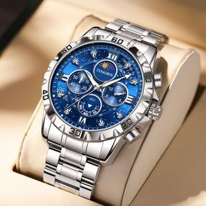 Montre pour Homme Tendance 42 mm Montre à Quartz Mouvement en Acier Inoxydable Trois Aiguilles GMT Deux Places Phase Lunaire Veilleuse étanche Verre minéral Miroir Couronne en Spirale