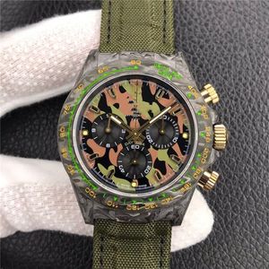 La montre pour hommes utilise un matériau en fibre de carbone pour construire le boîtier avec un processus de peinture de mouvement de synchronisation 7750, cadran miroir saphir 2745