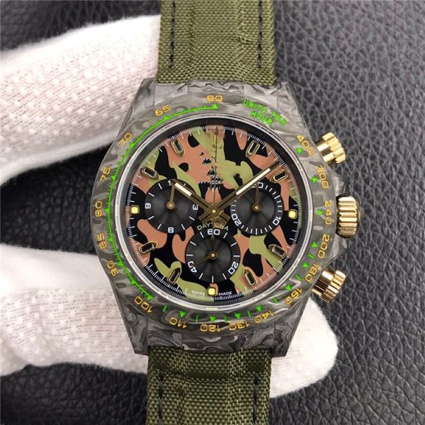 Men's Watch utilise du matériau en fibre de carbone pour construire le boîtier avec 7750 Mouvement de synchronisation Processus de peinture DIAL SAPPHIRE MIROR 268B