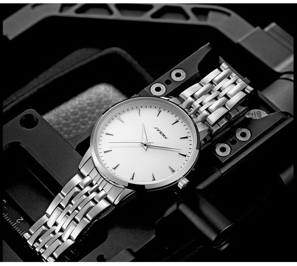 Montres masculines Bondage en acier Glow-in-the Dark Hands Quartz Watch imperméable 39 mm montre