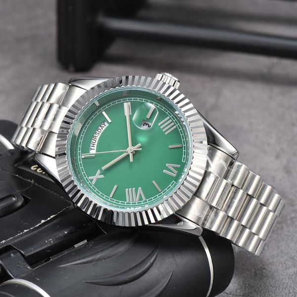 Relojes para hombres Gold Original Quartz Wallwatch Impermeabilizante Watry Luminoso Watch para Male Rombus Mirror Date Week Vestido