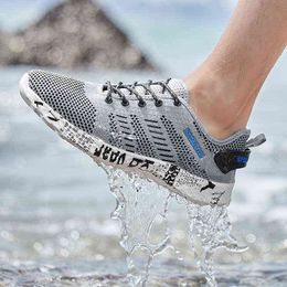 Heren Water Sportschoenen Niet-slip Outdoor Wear-resistente ademend ademende wandelstrand Sneldrogende buitenvissen Wadende schoenen Letjes Y220518