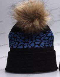 Moda de invierno para hombres Sombreros casuales con sombrero de punto Beanie Sports Hip Hop Geanies Skull Tap For Christams Gift SE21-09