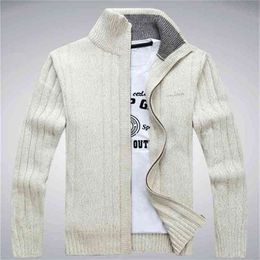 Pull d'hiver pour hommes Casual Cardigan tricoté Vestes épaisses Vêtements chauds Manteaux de cachemire Manteaux d'extérieur Mâle Tricot 210918