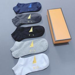 Chaussettes pour hommes et femmes Bas décontractés de créateur avec lettres de haute qualité Une boîte de 5 chaussettes de sport