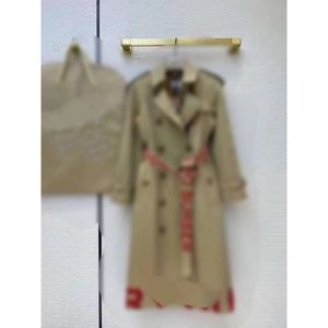 Trench Coats de femmes pour hommes B Lettre de famille Red Graffiti Print Cotton Long Belt Windbreaker