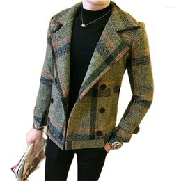 Chaqueta de lana para hombre 2023, cazadora de doble botonadura para invierno, chaquetas de tartán Retro a la moda, gabardina corta entallada para hombre