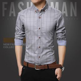 Men Shirt Plaid Print Turn Down Collar Single Breasted Formal Dress Spring Slim Male Business Camisa T -shirt 240322