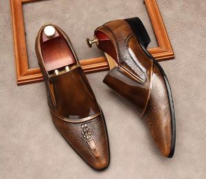 Zapatos para hombres vestidos de moda traje de negocios