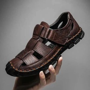 Chaussures masculines Sandales Slippers Brand d'été Cool respirant confortable plage appartements Sneake 82d