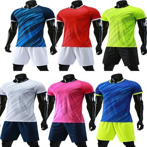 Hommes à manches courtes maillot de football rouge ensemble uniforme de football adulte chemise pour enfants garçon maillots de sport vert nom personnalisé numéro 240306