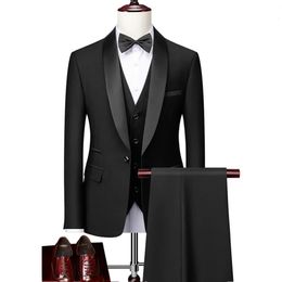Men Skinny 3 pièces Set Formal Slim Fit Tuxedo Prom Suit mâle Blazer Blazers Veste Veste de veste de haute qualité