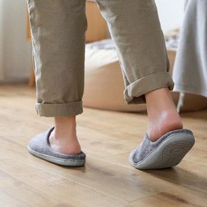 Men Slippers Sandalen Witgrijze slijbanen Slipper Heren Soft Comfortabele Home Hotel Slippers Schoenen Maat 4144 Drie 70dp