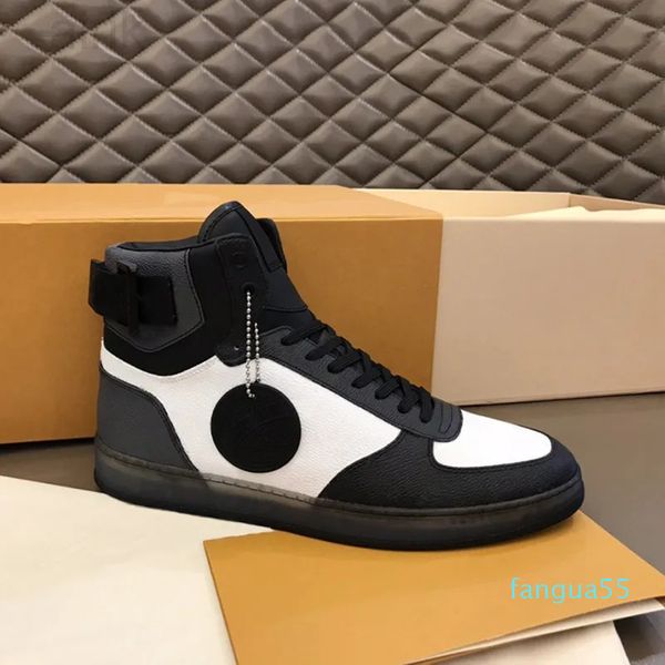 Zapatillas de deporte para hombre Botas de cuero en relieve en negro y plateado Zapatillas de deporte informales con plataforma para hombre con firma en la lengüeta Tendencia de goma