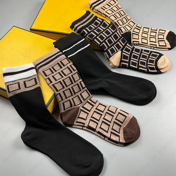 Männer Socken Mode Brief Drucken Atmungsaktive Baumwolle Socke Frauen Jogging Sport Tech Vliese Großhandel Strumpf Mit Box