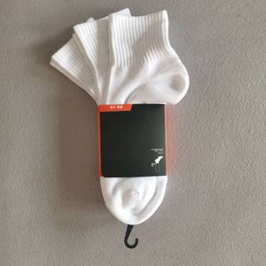 Chaussettes pour hommes chaussettes d'épissage de mode bas pour dames matériau de fond de serviette épaissi haute qualité lettre respirant coton jogging basket-ball football chaussette de sport