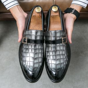 Men Solid Shoes Loafers Mode kleurkrokodil patroon pu puntige monnik riemgespelen zakelijke casual bruiloft dagelijkse veelzijd