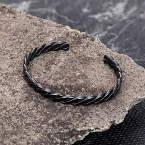Hommes en acier inoxydable bracelet vintage noir bracelet à la main punk rock moto bijoux accessoires en gros pour petit ami cadeau Q0719
