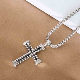 Colliers de chaîne de style masculin pendentif femmes classiques diamant diamant dy vintage pendent bijoux croix
