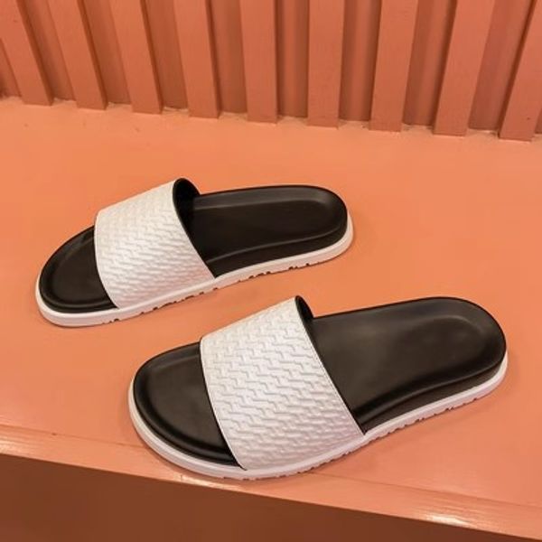 Hommes Summer Designer Flip Flop Pantoufles H Sandale Détails parfaits avec un ensemble complet d'emballage 38-45 2023 17 67