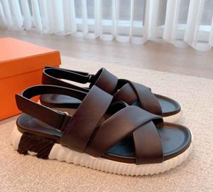Men Summer Sandaal Zwart Wit Echt lederen Luxe Design Elektrische sandalen Riem Flats Comfortabele Soft Lederen Sandalies Licht 5114811